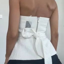 Sheike Sweet Nothing Bustier Ivory Size 8 for rent on The Volte - image 2