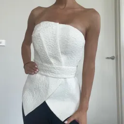 Sheike Sweet Nothing Bustier Ivory Size 8 for rent on The Volte - image 1