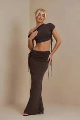 Wander Doll Yris Knit Coord Set in Chocolate Size 8 for rent on The Volte - image 2