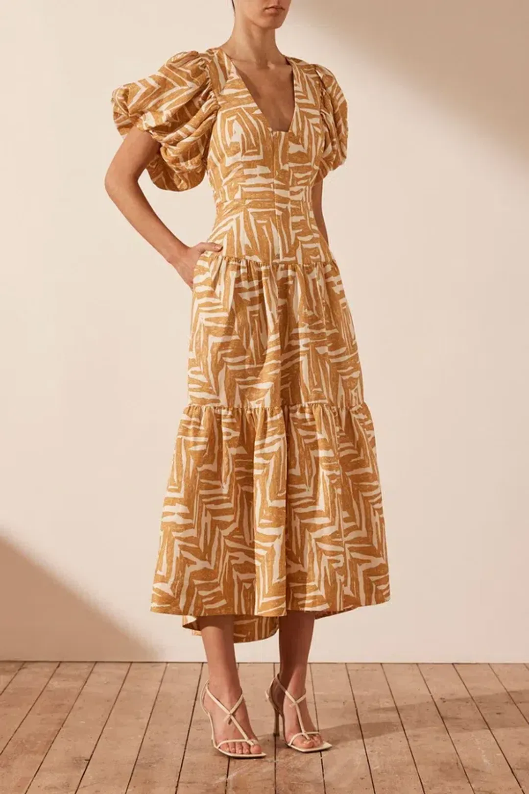 Shona Joy Imani Linen Plunged Short Sleeve Midi Dress Print Size 12 for rent on The Volte - main image
