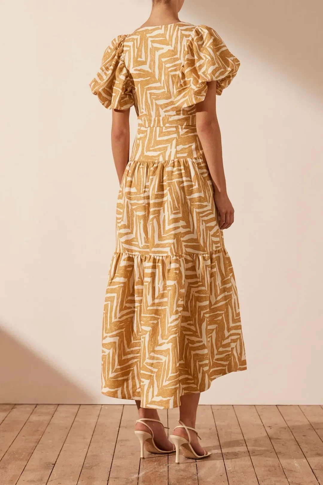 Shona Joy Imani Linen Plunged Short Sleeve Midi Dress Print Size 12 for rent on The Volte - main image