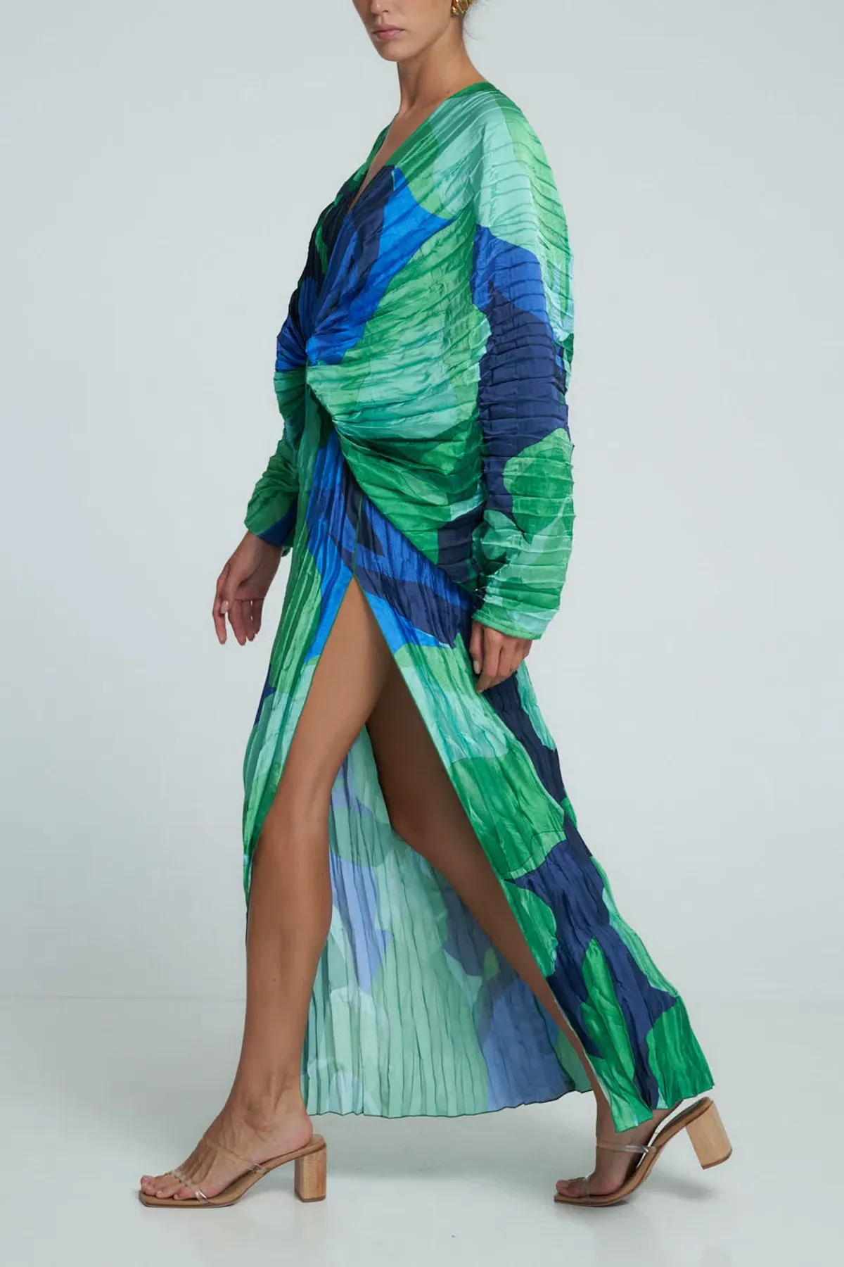 L’idée De Luxe Gown Capri Green Size 14 - in well loved condition, price reduced. - Image 3