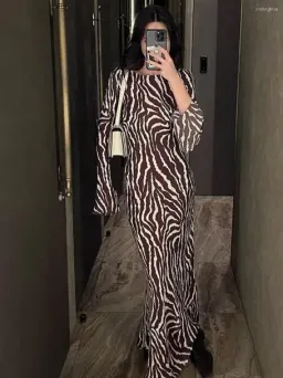 Realisation Par The Gia In Animal Zebra Print Size L / Au 12 for rent on The Volte - image 9