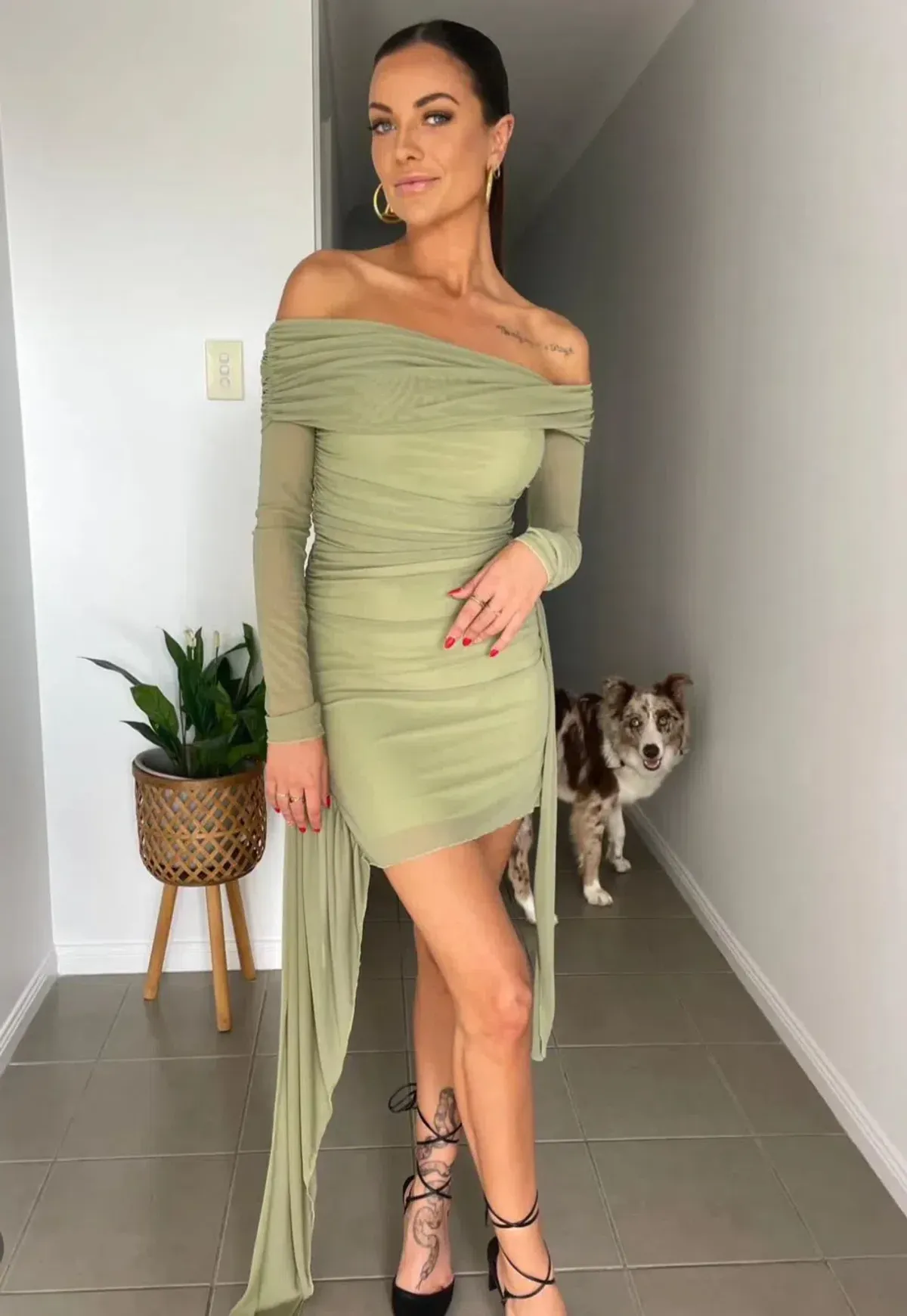 Benni Yasmin Off Shoulder Mini Dress Green Size S/Au 8 - Image 6