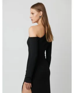 Effie Kats Cayley Gown in Black Size S / AU 8 for rent on The Volte - image 4