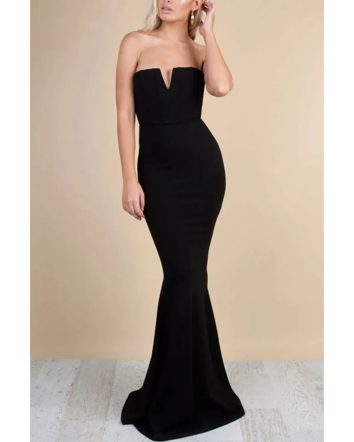 Zachary Lia Gown Black Size XS / AU 6 for rent on The Volte - main image