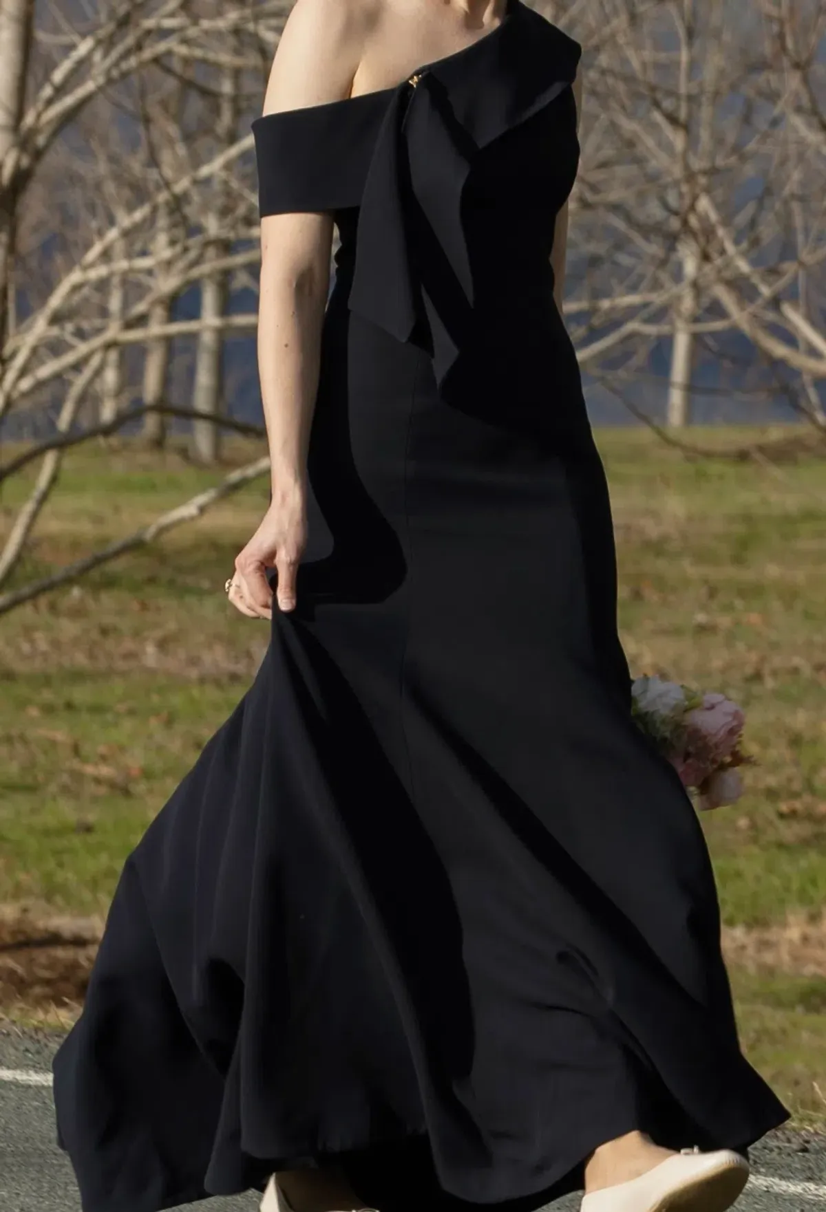 Carla Zampatti Crepe Fascia Asymmetrical Floor Length Gown Navy Size 8 - Image 5