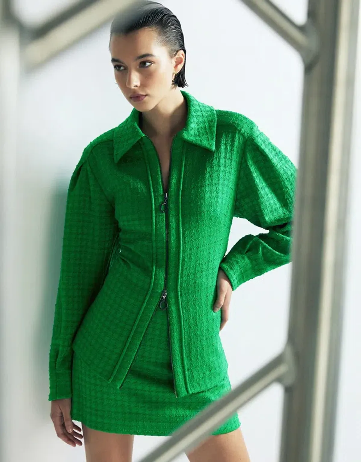 Cue Houndstooth Tweed Shirt Jacket Blazer Size 8 and Mini Skirt Size 10 Set Apple Green - Image 4