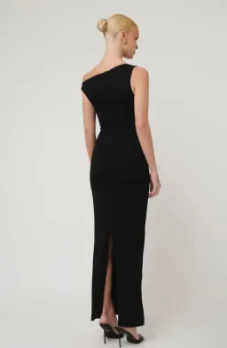 Effie Kats Inaya Gown in Black Size Medium / AU 12 for rent on The Volte - image 2