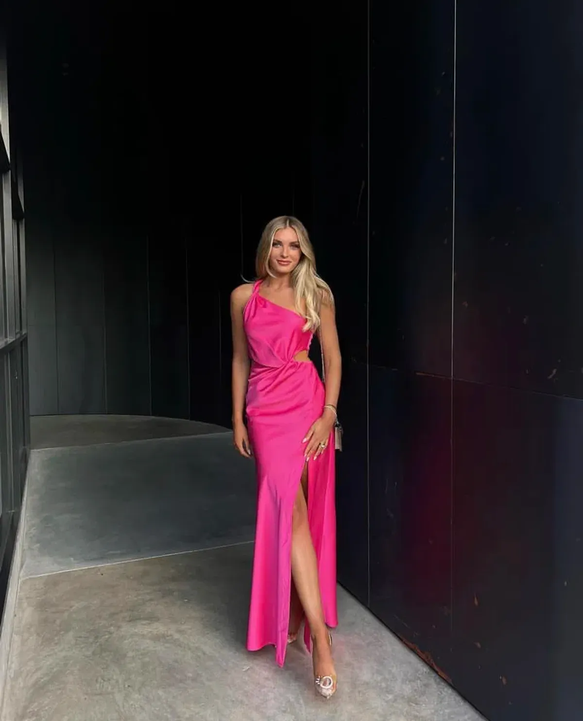 Misha Kristin Gown Hot Pink Size 8 - Image 3