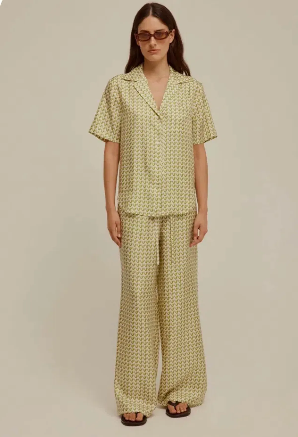 Venroy Silk Short Sleeve & Pant Set Peach Whip V Monogram Size XS/Au 6 - Image 1