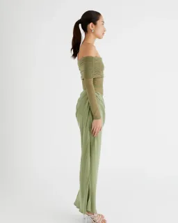 Benni Yasmin Off-Shoulder Maxi Dress Pistachio Size 8 for rent on The Volte - image 4