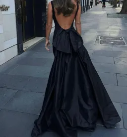 Effie Kats Christal Gown Black Size 8 for rent on The Volte - image 2