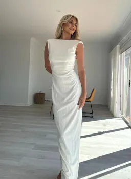 Effie Kats Verona Gown Ivory Size 10 for rent on The Volte - image 2
