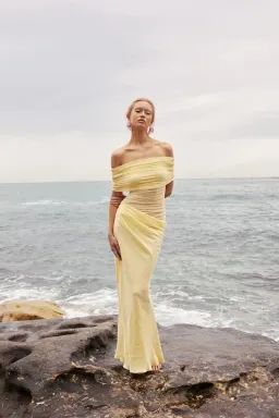 Benni Nico Off The Shoulder Dress Yellow Size 8 for rent on The Volte - image 3