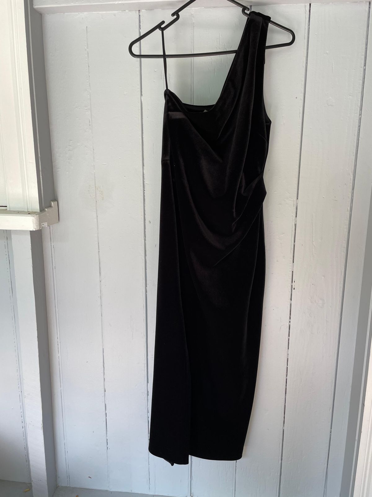 Bec and Bridge Oliviane Velvet Asymmetrical Midi Black Size 10 - Image 4