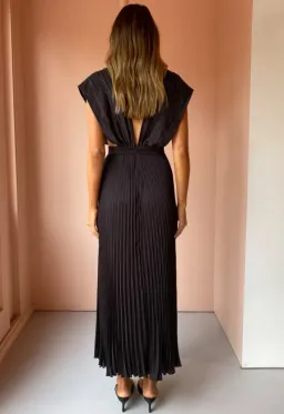 L’idee Gala Gown Noir Maxi Black Size AU 6 for rent on The Volte - image 4