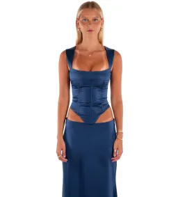 I am Delilah Midnight Valerie Size AU 6 for rent on The Volte - image 3