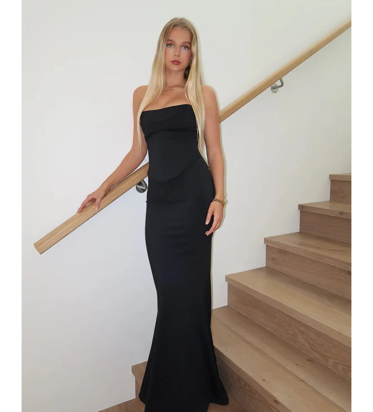 HNTR the label Louie Gown Noir Size M/AU 10 - Image 1