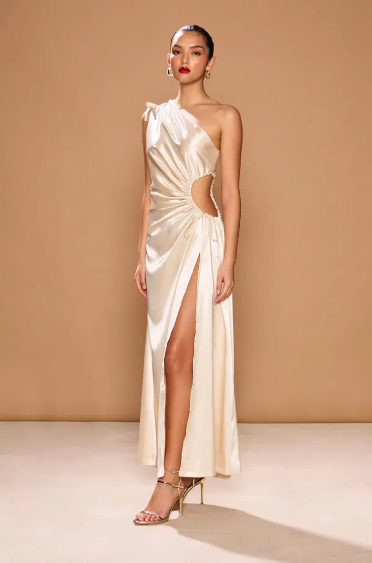 Sonya Moda Ocean Pearl Maxi Dress White Size 10 for rent on The Volte - main image