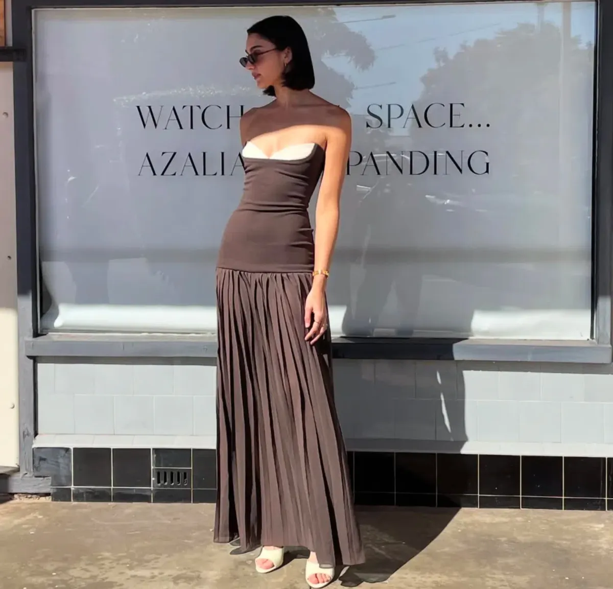 She is OLLÁ Nicolette Maxi Dress Espresso Size AU 6 - Image 4