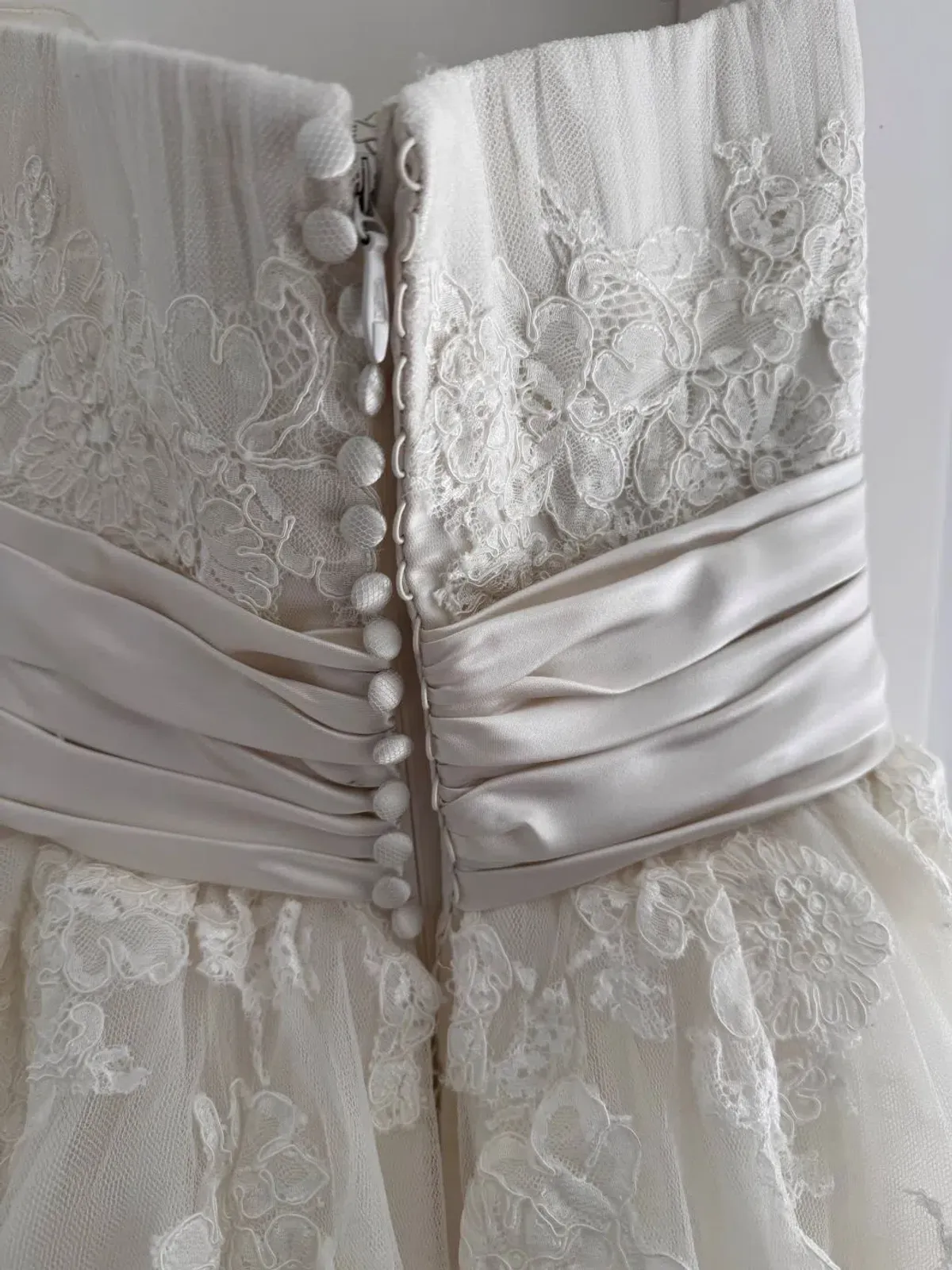 Pronovias Bridal size 10 - Image 6