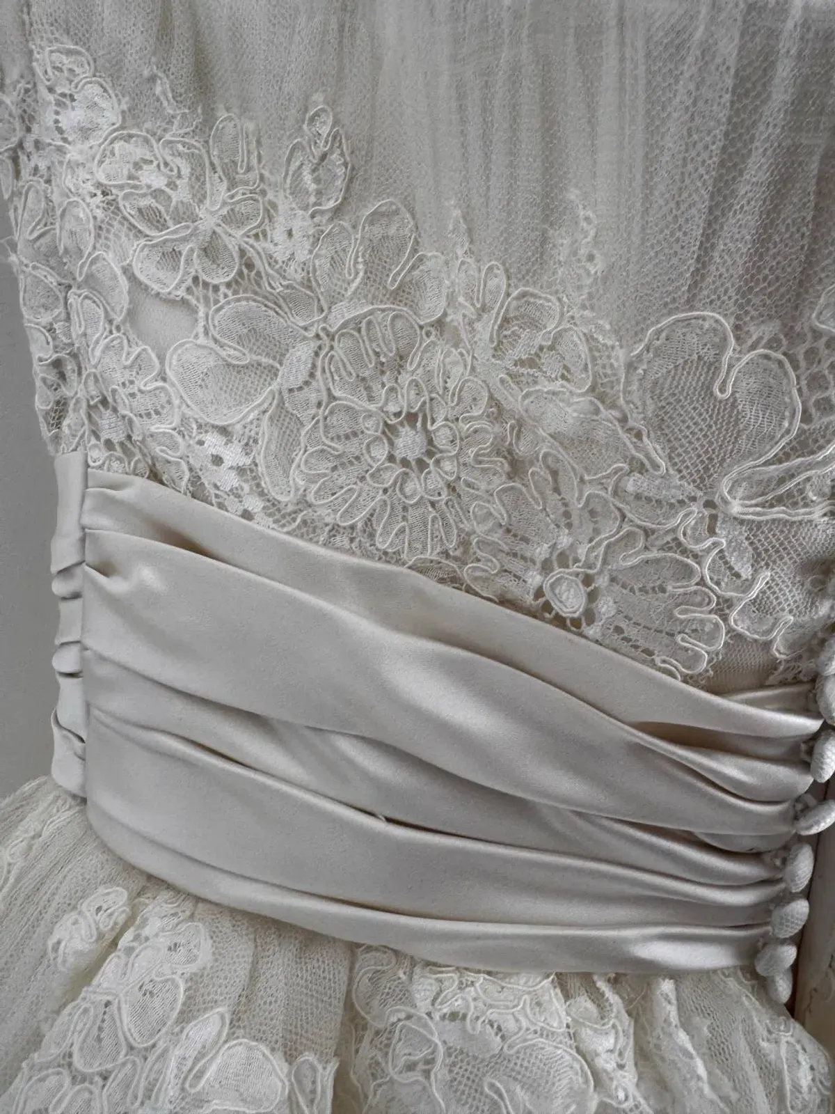 Pronovias Bridal size 10 - Image 8