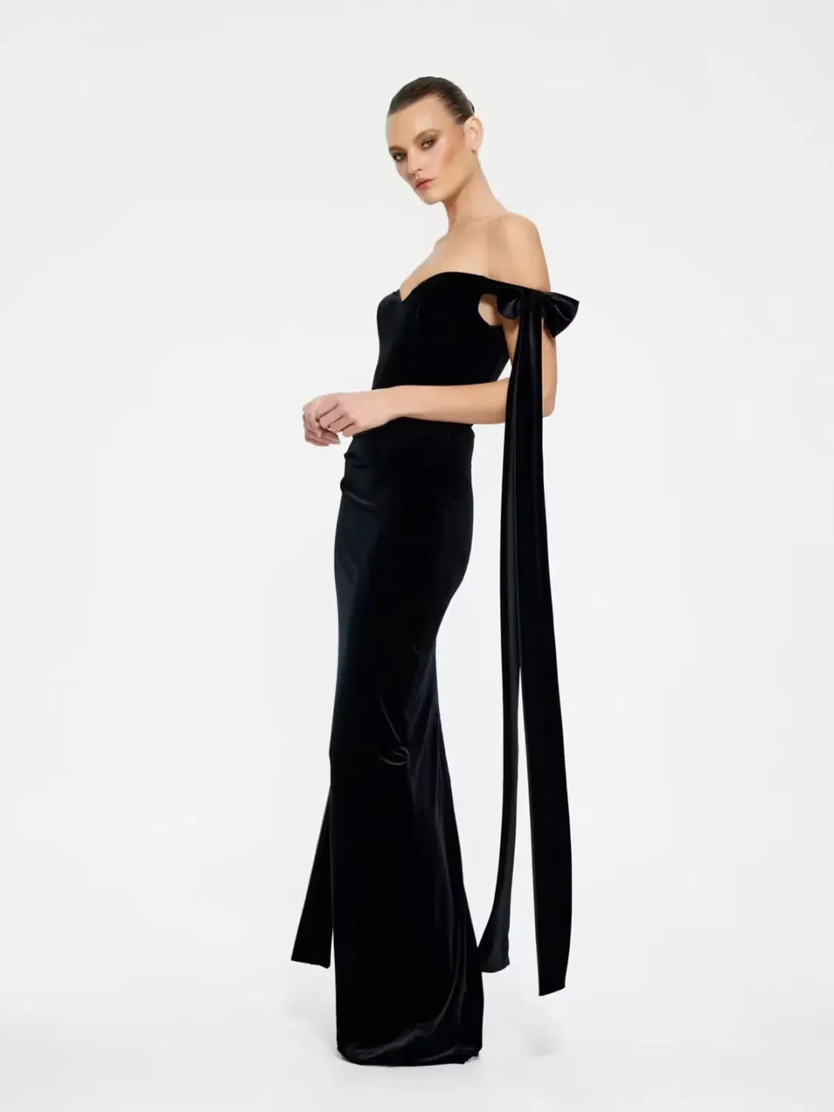 Effie Kats Ginger Gown in Black Velvet Size 10 - Image 3