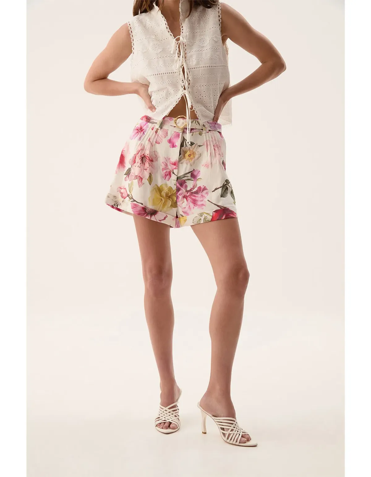 Aje Fleur Short Floral Size 10 - Image 1