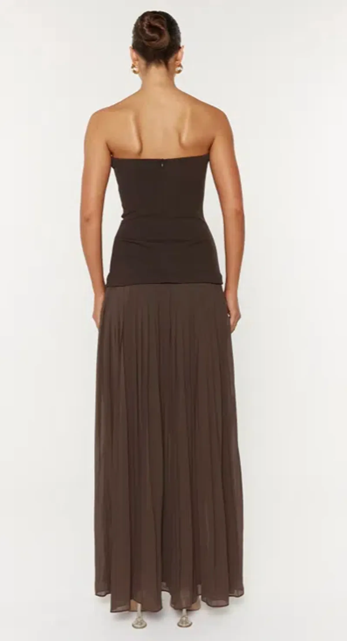 She is Olla Nicolette Maxi in Espresso Size 6 - Image 3