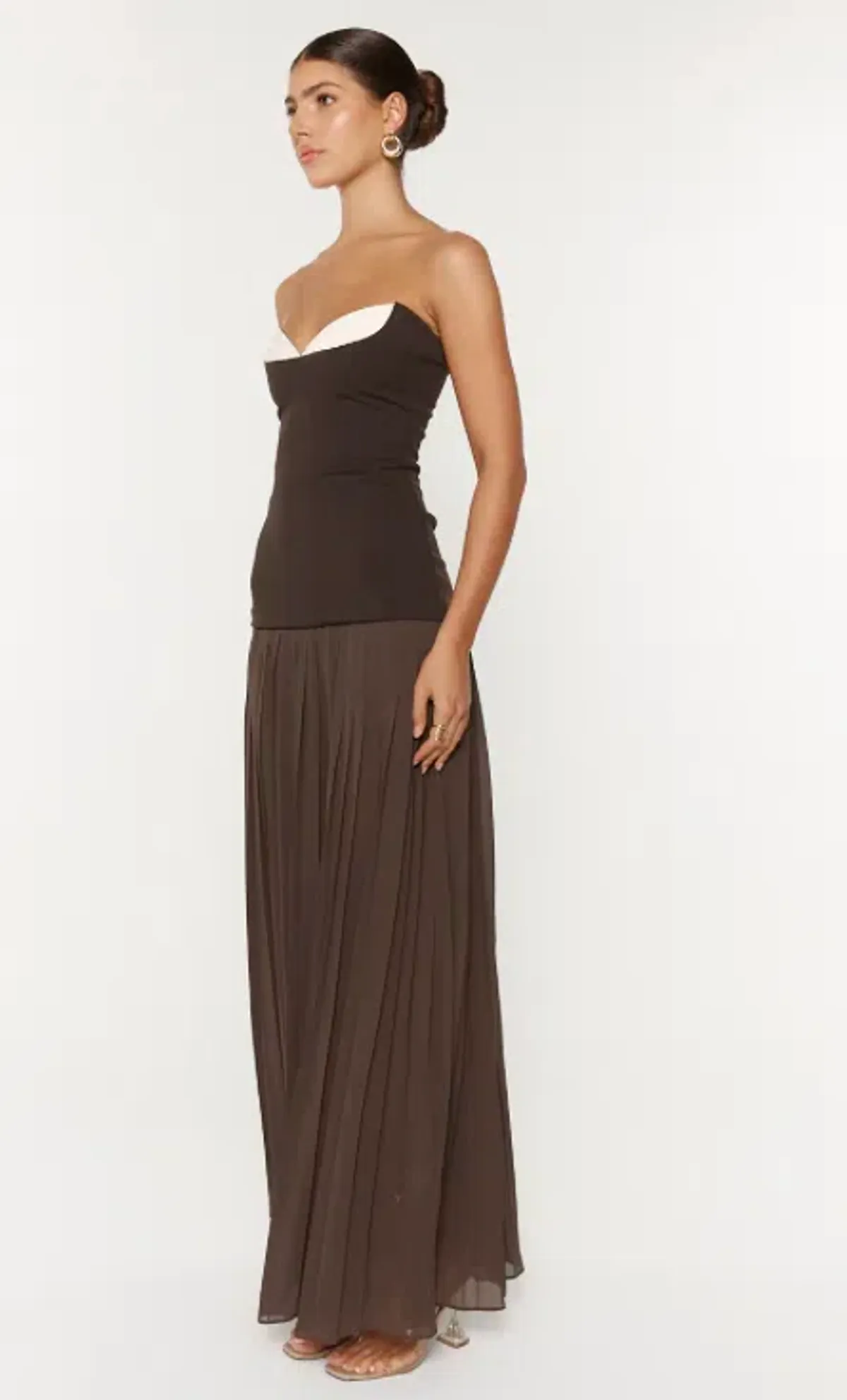 She is Olla Nicolette Maxi in Espresso Size 6 - Image 2