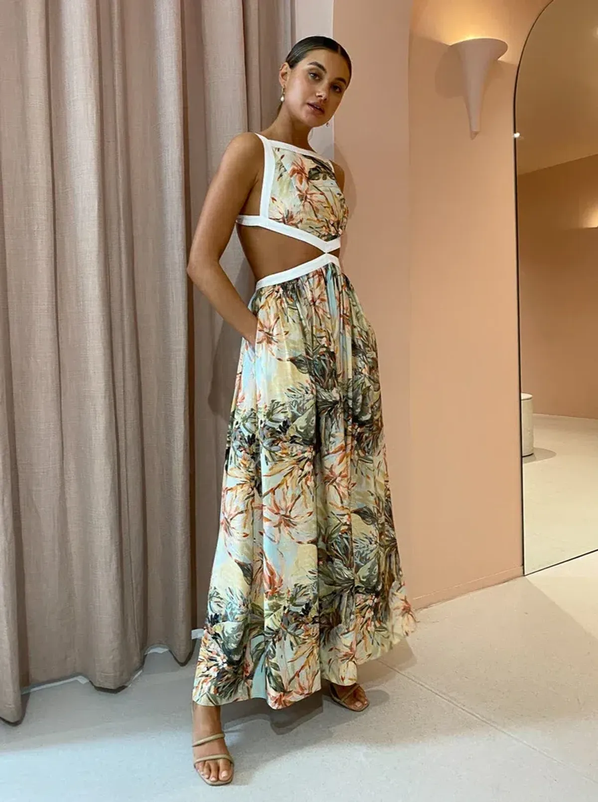 Significant Other Marino Dress in Painted Floral Size 8 - Image 1