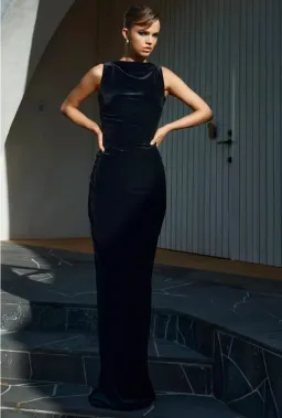 Effie Kats Velvet Verona Gown Black Size 10 for rent on The Volte - image 1