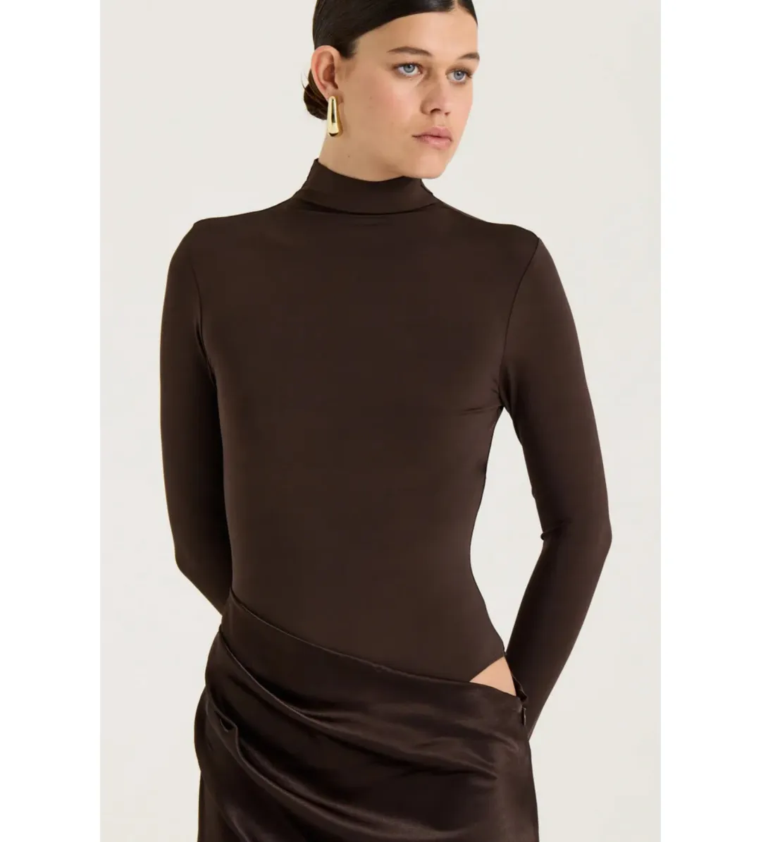 Henne Soraia Long Sleeve Maxi Dress Chocolate Size S AU 8 for rent on The Volte - main image