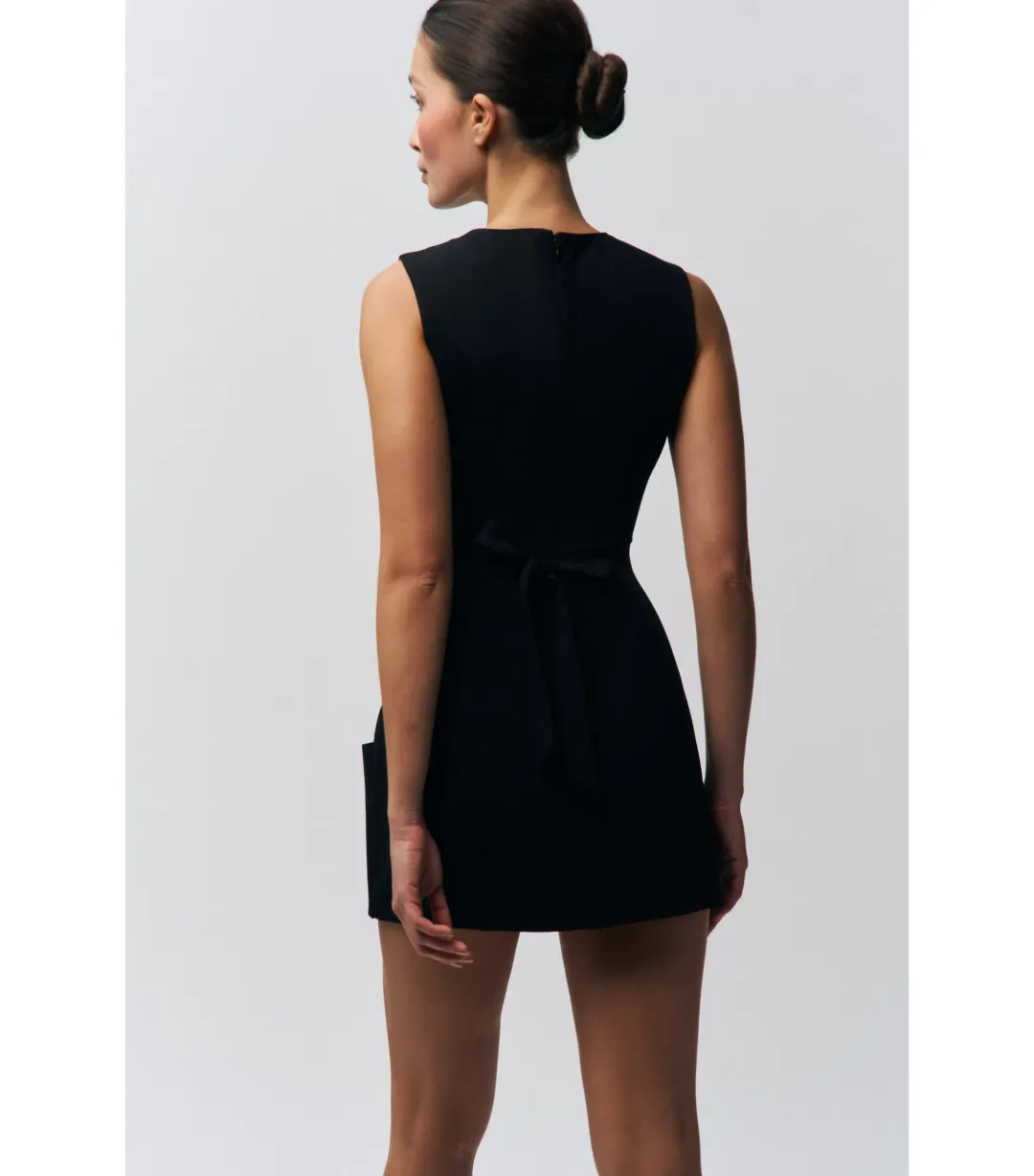 Guizio Rowan Mini Dess Black Size S / AU 6 for rent on The Volte - main image