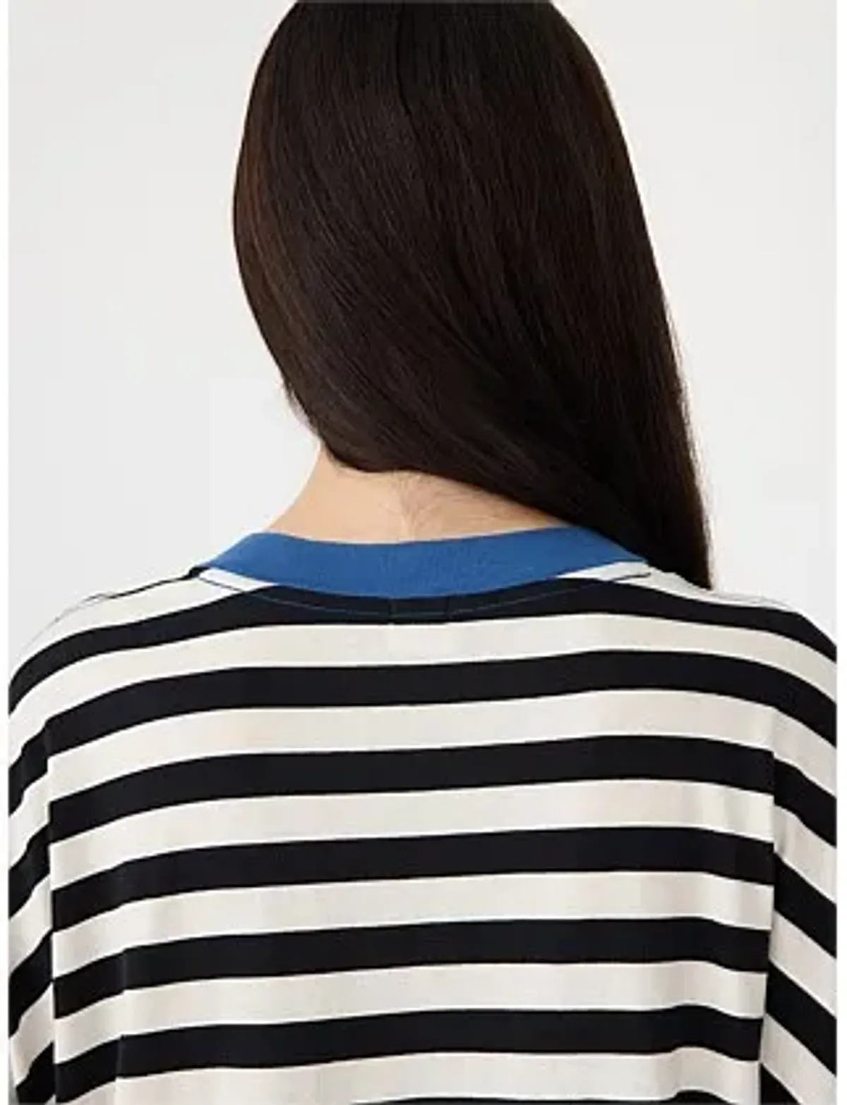 Bassike Stripe Boxy V Neck Long Sleeve T-Shirt in Black Size 10 - Image 5