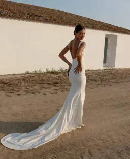 GRACE LOVES LACE Grace Crepe Fit Wedding Dress / Bridal Gown Size XS for rent on The Volte - image 1
