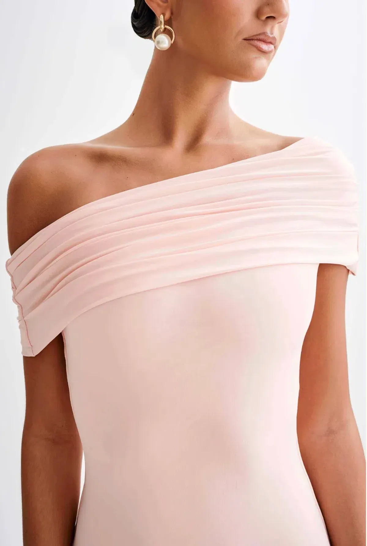 Meshki Cassandra Off Shoulder Slinky Maxi Dress Pale Pink Size XS - Image 2
