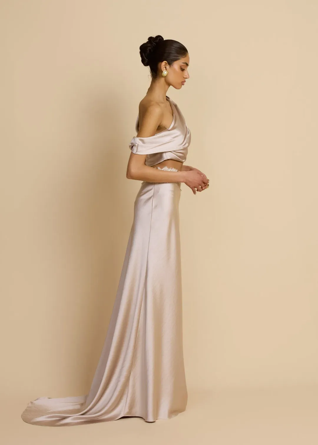 Arcina Ori Anaya Set Oyster Size XS/6 for rent on The Volte - main image