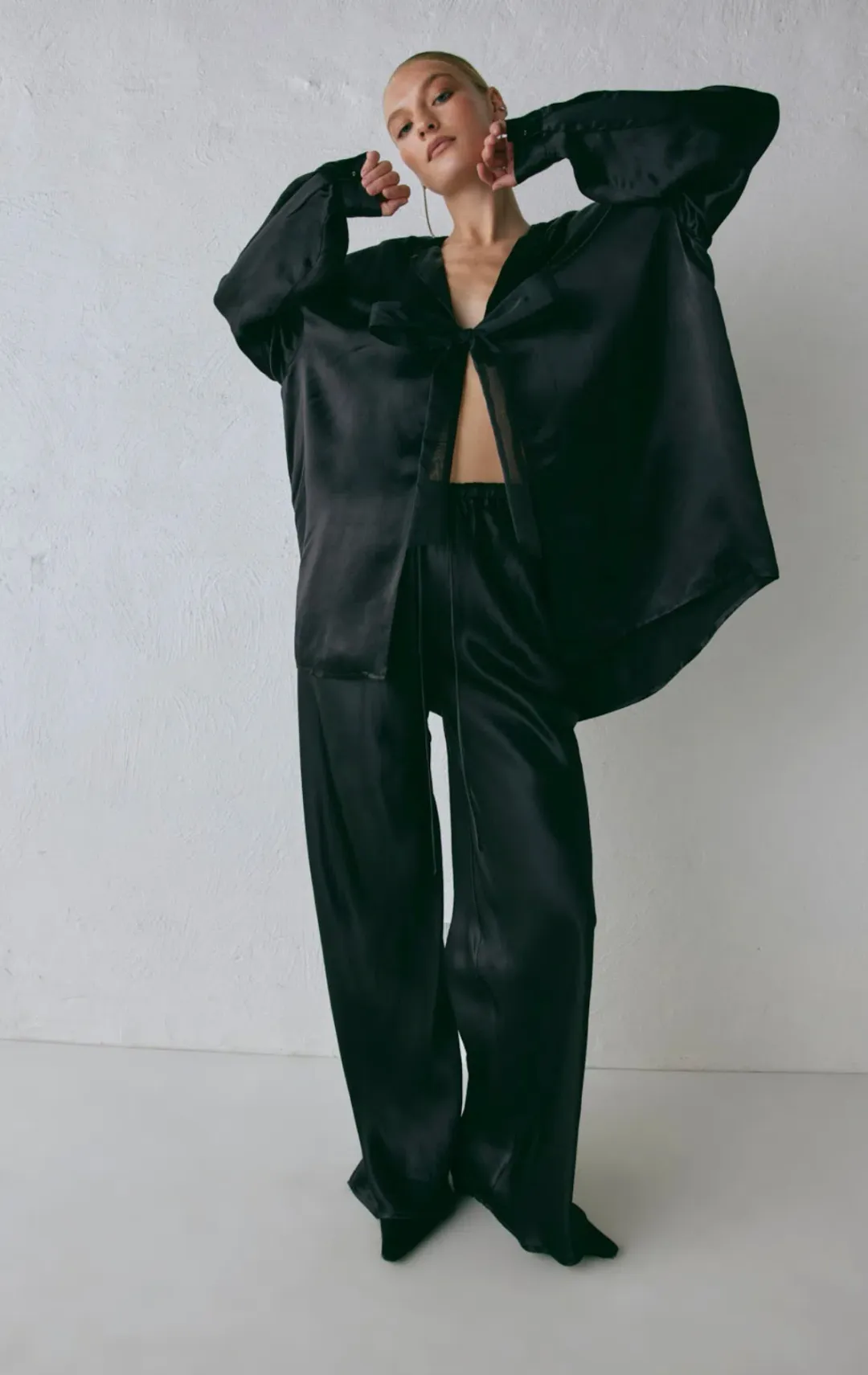 Vrg Grl Black Set for rent on The Volte - main image