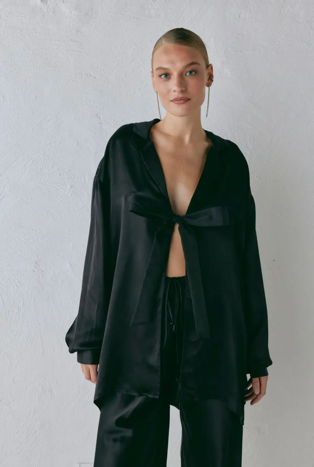 Vrg Grl Black Set for rent on The Volte - main image