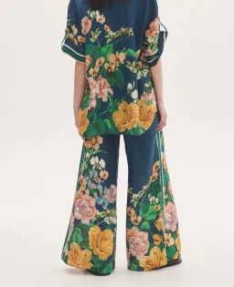 Lyla Linen Set for rent on The Volte - image 8