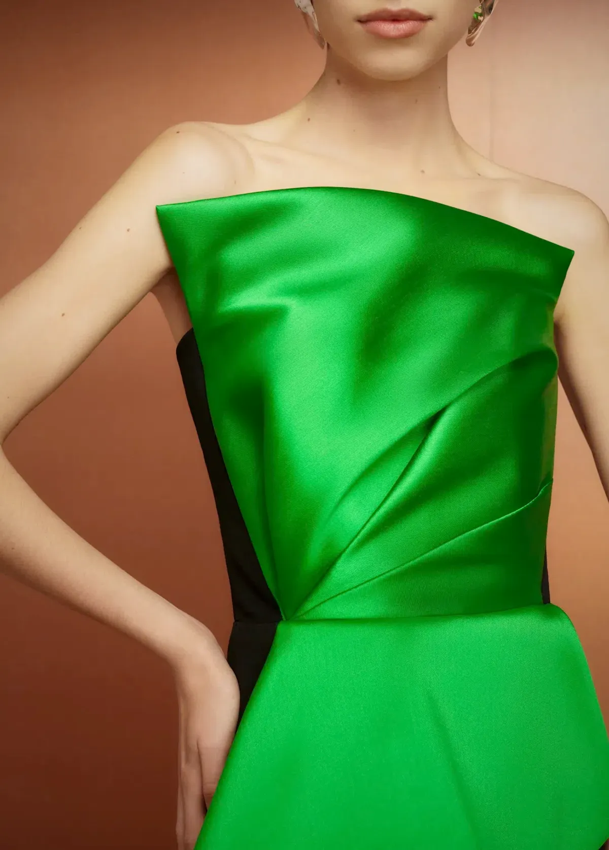 The Zuri Maxi Dress in Bright Green and Black - Image 2