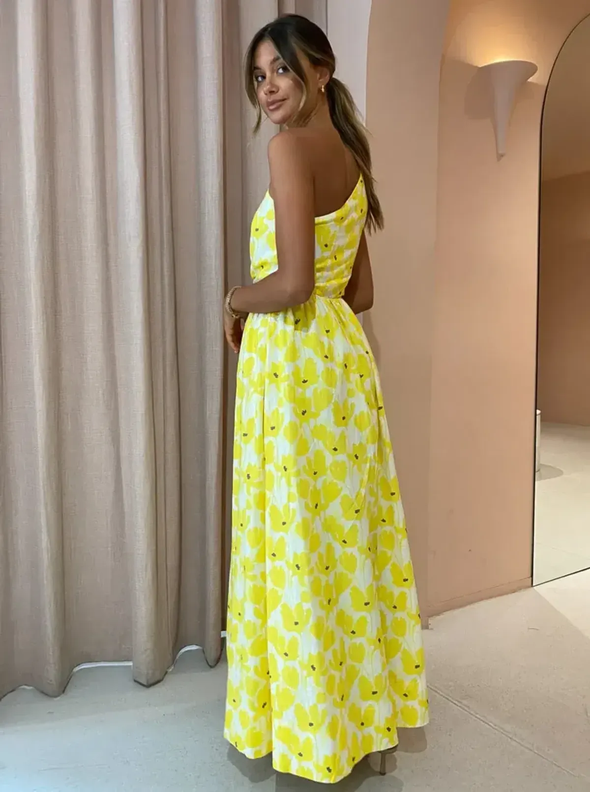 BY NICOLA DAHLIA DRESS YELLOW FLORAL SIZE 6 - Image 2