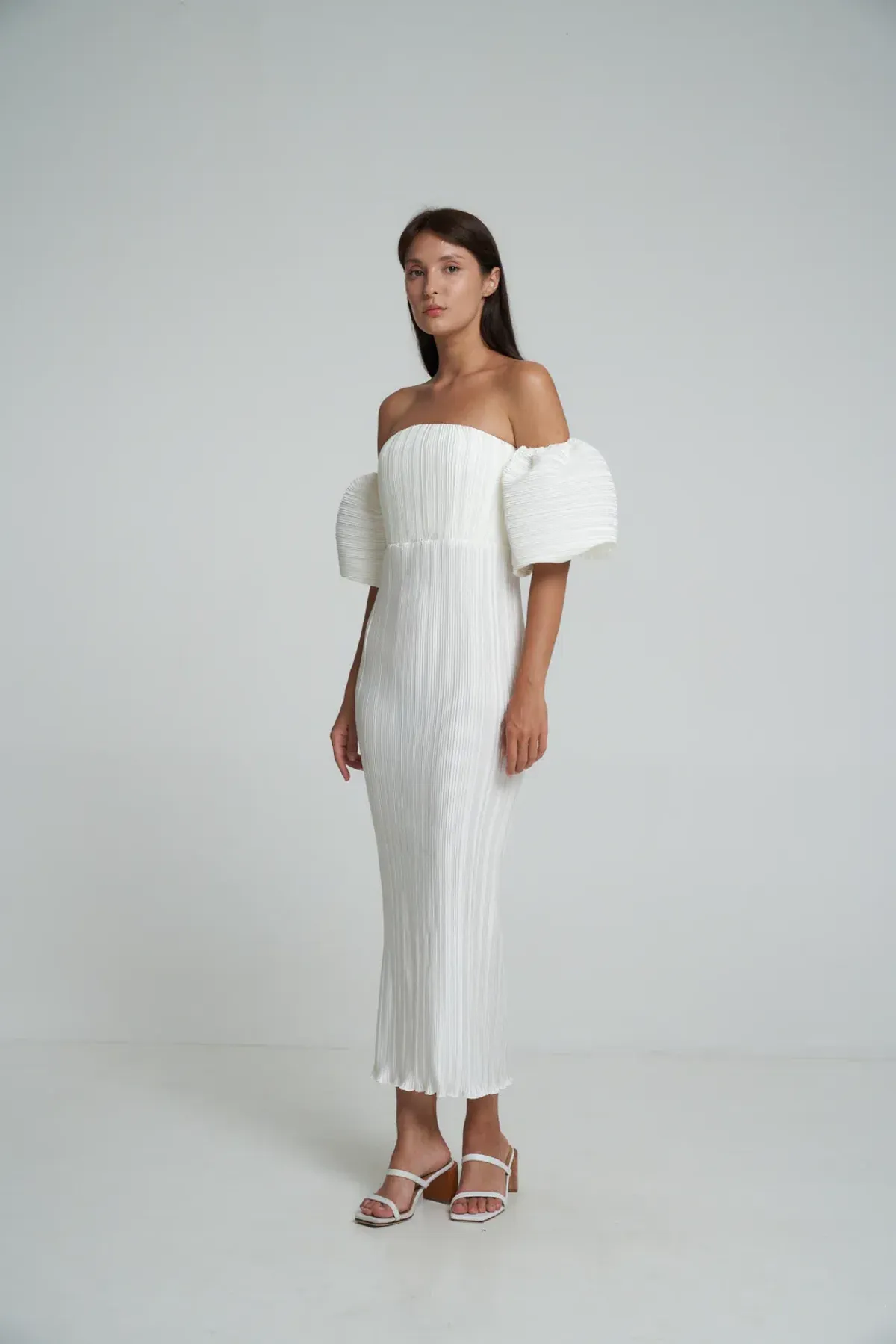 L’Idee Sirene gown Ivory Size 12 for rent on The Volte - main image