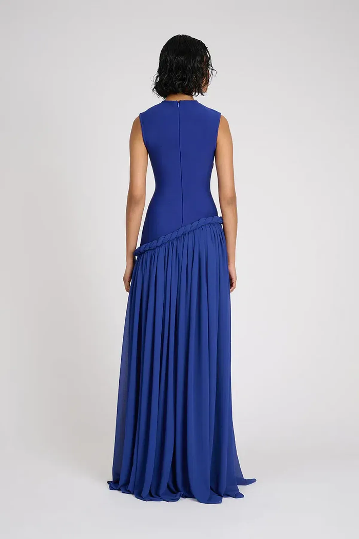Eliya The Label Spencer Gown Size M - Image 2