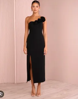 auzzurielle Ulyssa one shoulder maxi dress size 12 for rent on The Volte - image 2