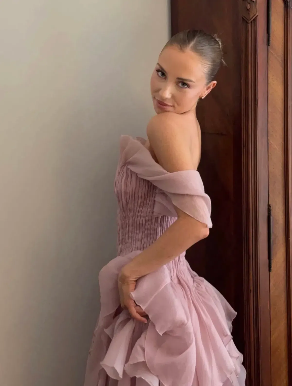 NISHA GOWN | FAWN PINK - SIZE 8 - Image 3