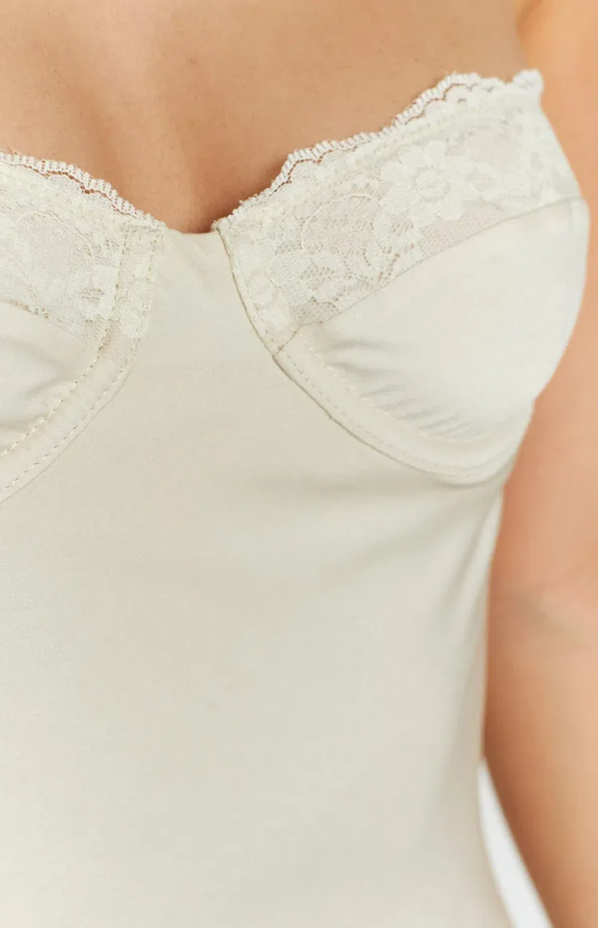 Beginning Boutique Mariana Cream Lace Bust Midi Dress - Image 5