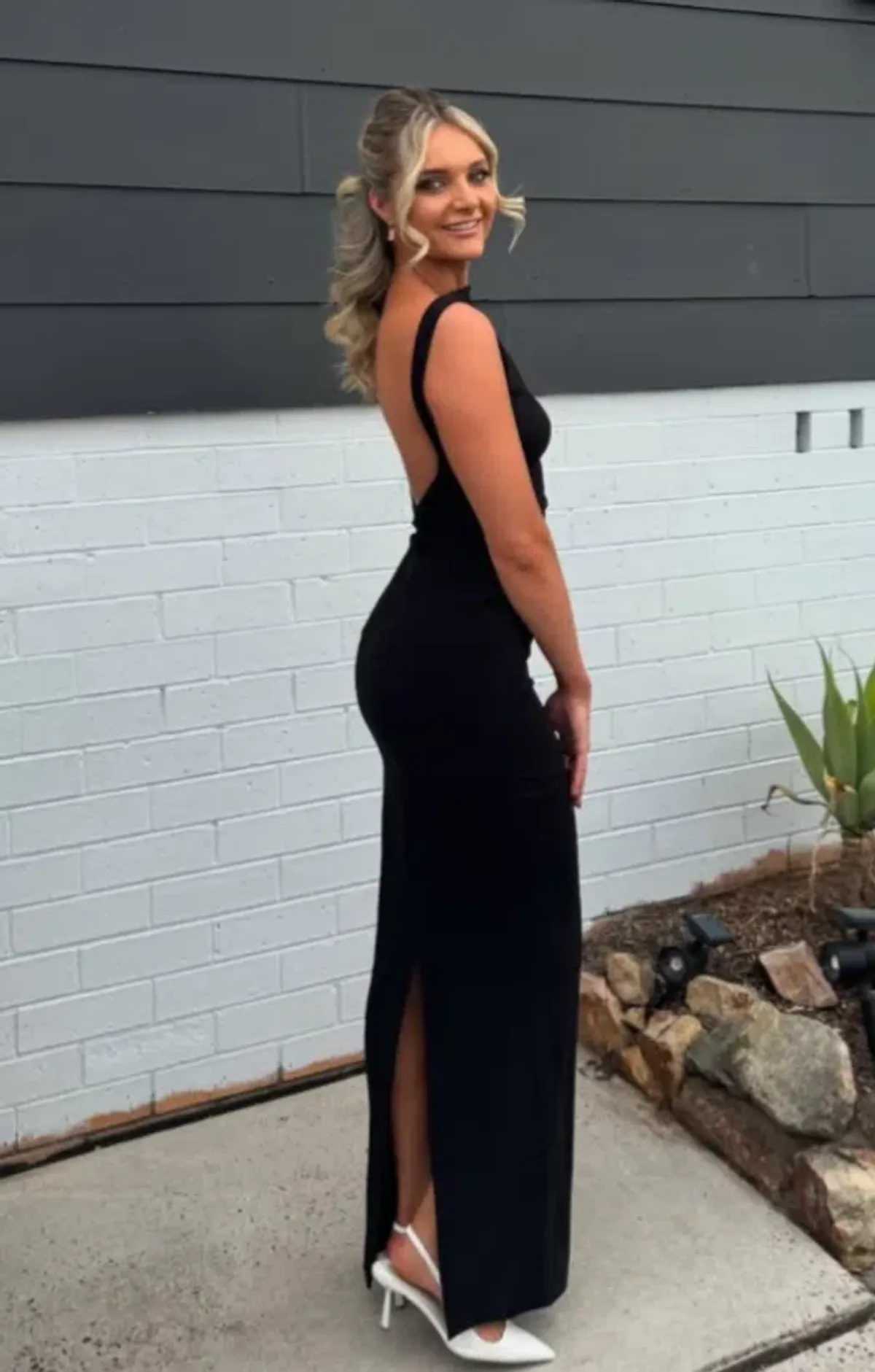 Effie Kats Verona Gown Black Size Large - Image 3